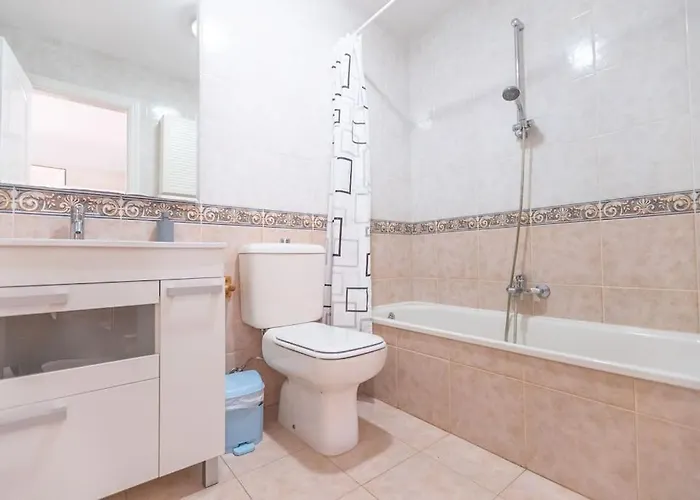 Villa 3 Bedroom In El Duque *