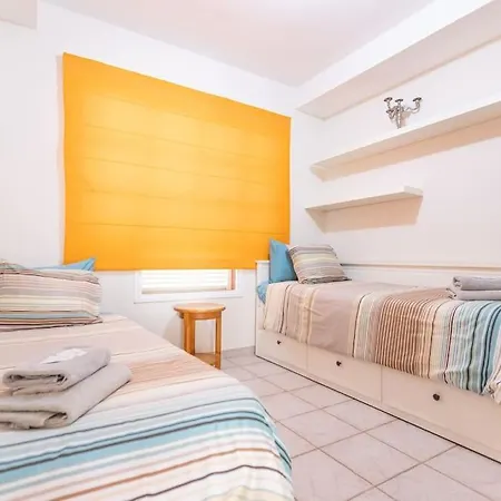 3 Bedroom In El Duque 别墅