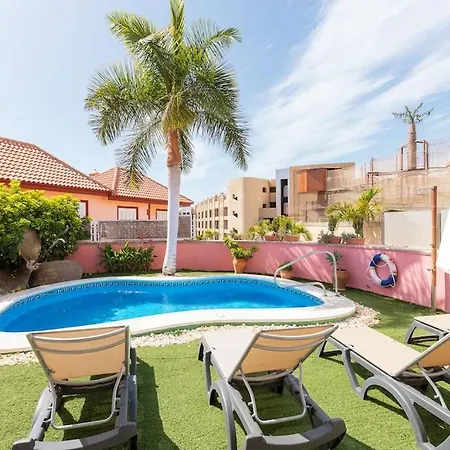 3 Bedroom In El Duque 别墅 *