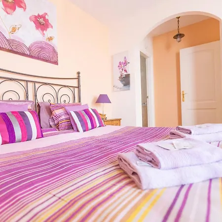 Villa 3 Bedroom In El Duque Costa Adeje (Tenerife)