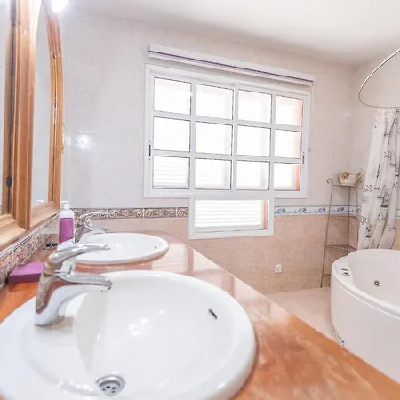 3 Bedroom In El Duque