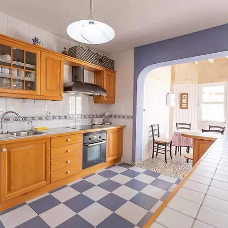 3 Bedroom In El Duque 아데제